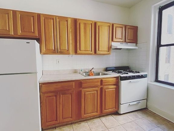3rd image of 31-14 35th St #2G