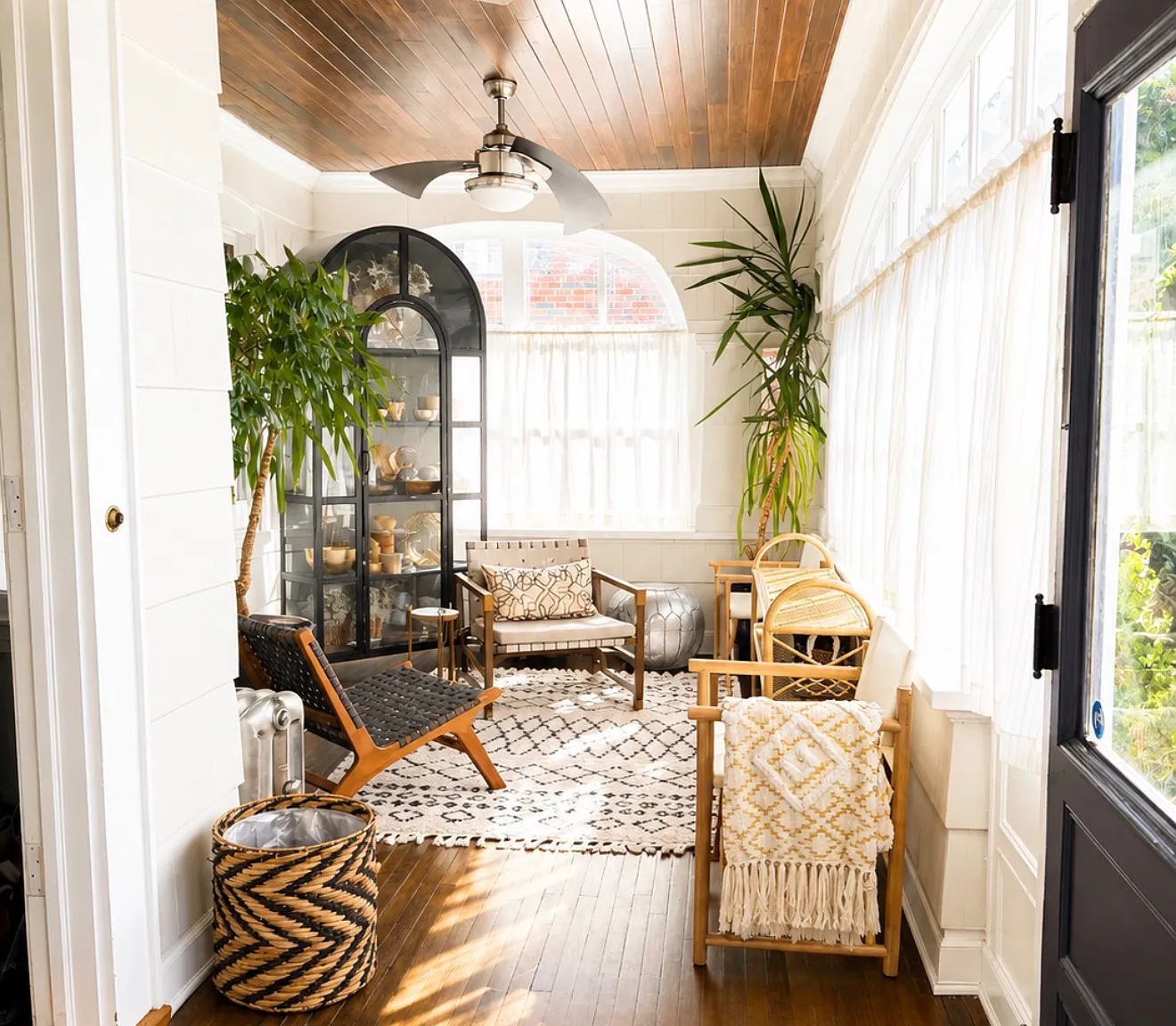 3 bed, 1.5 bath, $1,600 — Photo 4