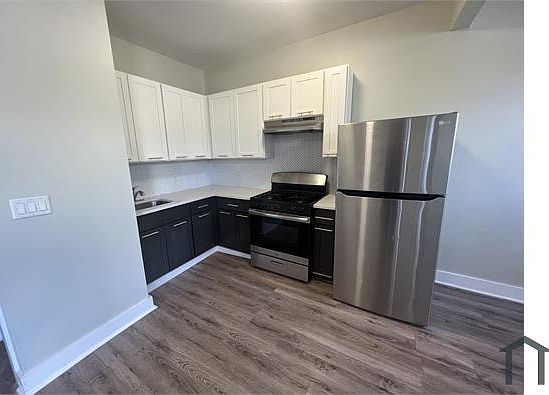 1st image of 327 S 19th St Floor 3