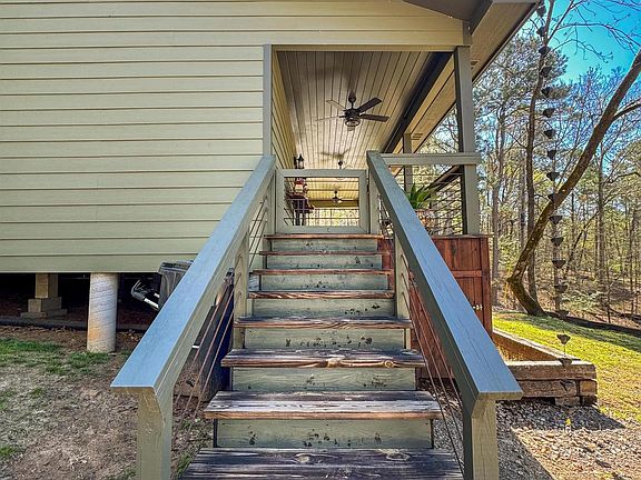5th image of 255 Lakeside Pl