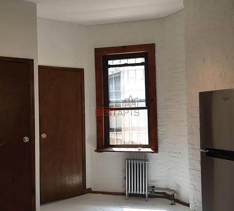 4th image of 261 E 10th St APT 14