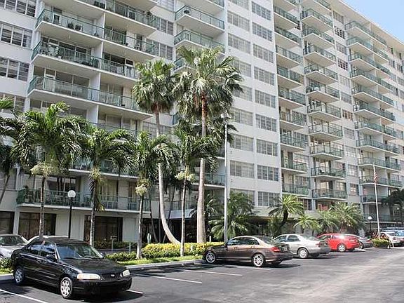 2nd image of 1408 SE Brickell Bay Drive #312