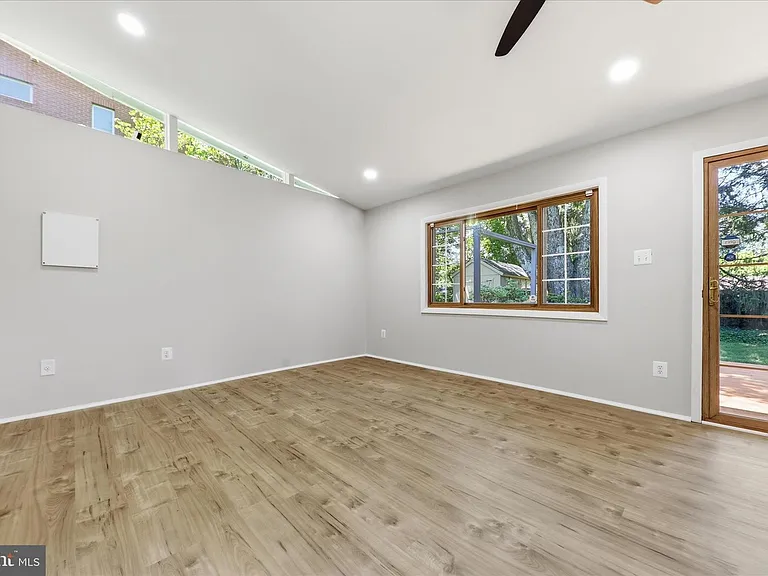 1608 Westmoreland St — Photo 8