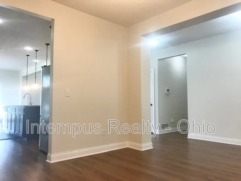 9390 Woodbine Way — Photo 8