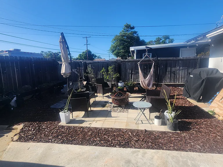 4350 Clairemont Dr — Photo 16