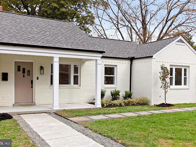 2501 Crest St — Photo 2