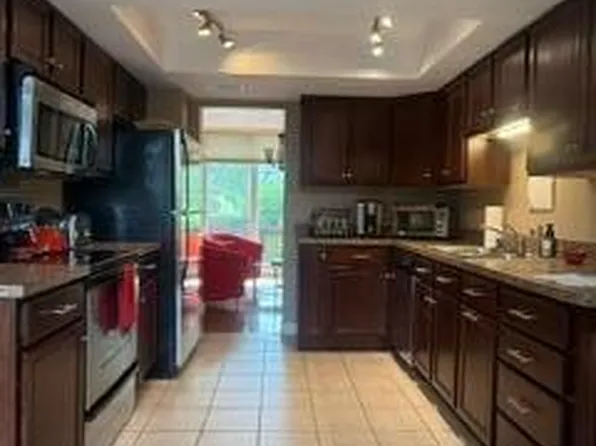 5095 Chuckleberry Ln, Westerville, OH 43081