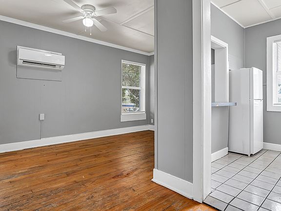 3rd image of 47 W Tarpon Ave APT 3