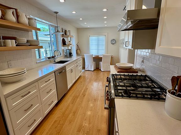 5th image of 1556 48th St