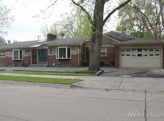 2nd image of 20088 Woodcrest St