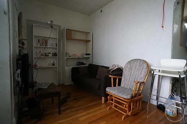 Rented by EXR | media 4