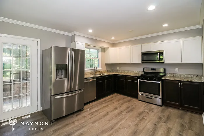 4451 Greenleaf Cir SW — Photo 8