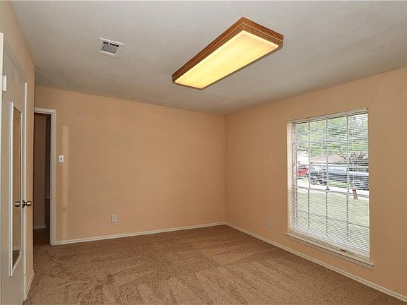 5th image of 2410 Catalo Ln