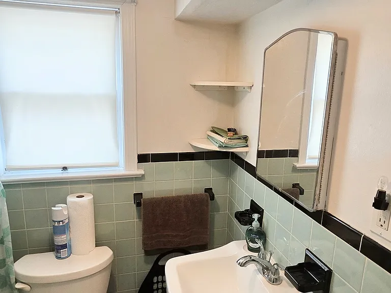 648 Milton Ave — Photo 13