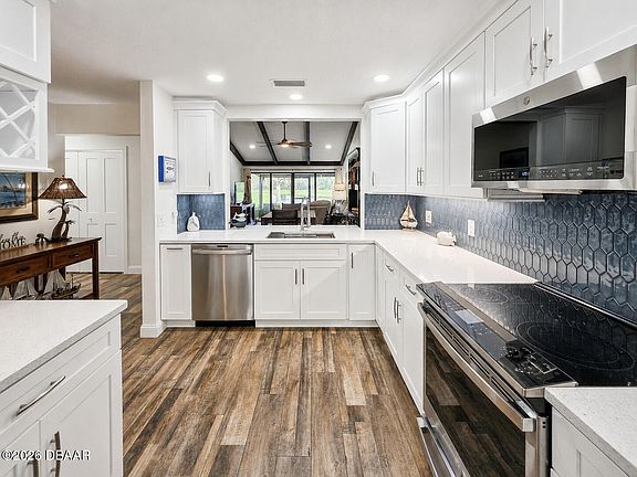 3rd image of 100 Sea Pines Cir