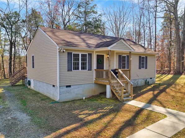 8261 Dash Ln, Jetersville, VA 23083