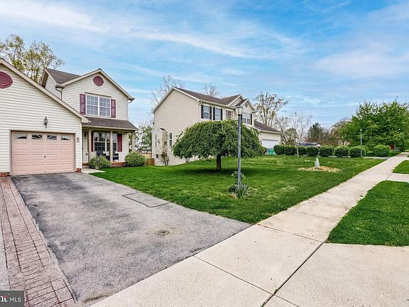 5th image of 137 Maple Dr