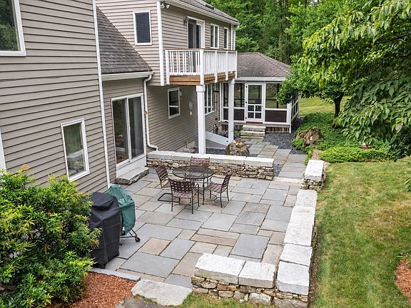 2nd image of 2 Sutton Pl