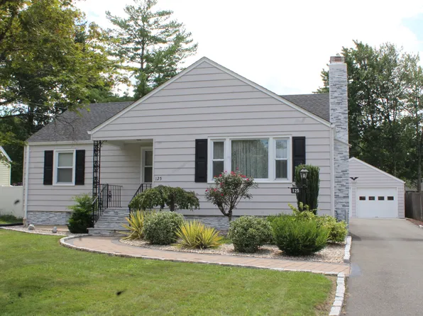 125 Dowd Street, Newington, CT 06111