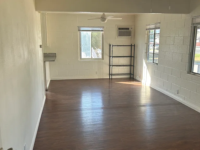 3572 Harrison St — Photo 13