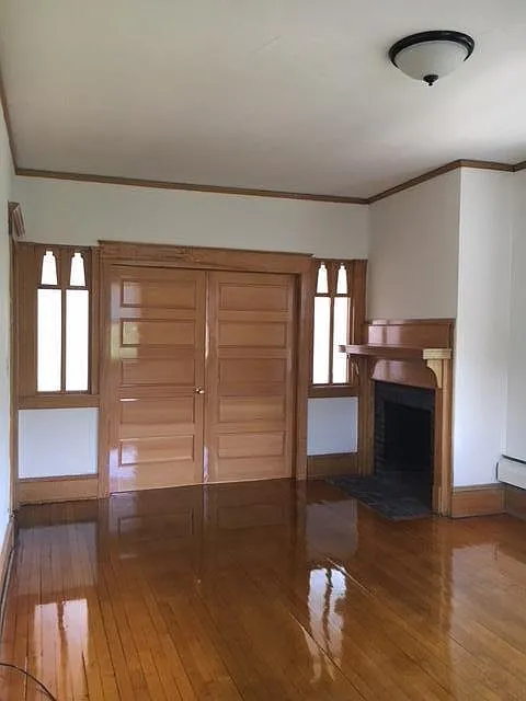 3 bed, 800 sqft, $3,900 — Photo 2