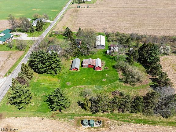 2nd image of 2483 Steiner Rd