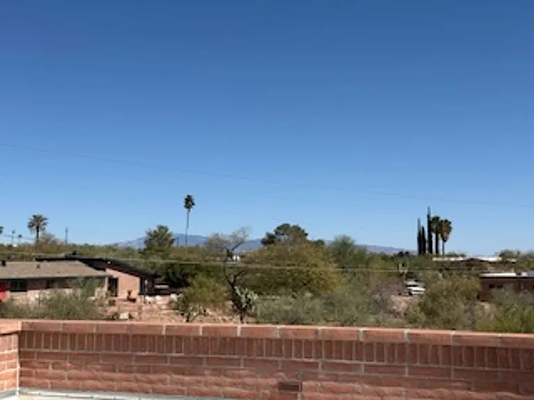7040 N Montecatina Dr — Photo 18