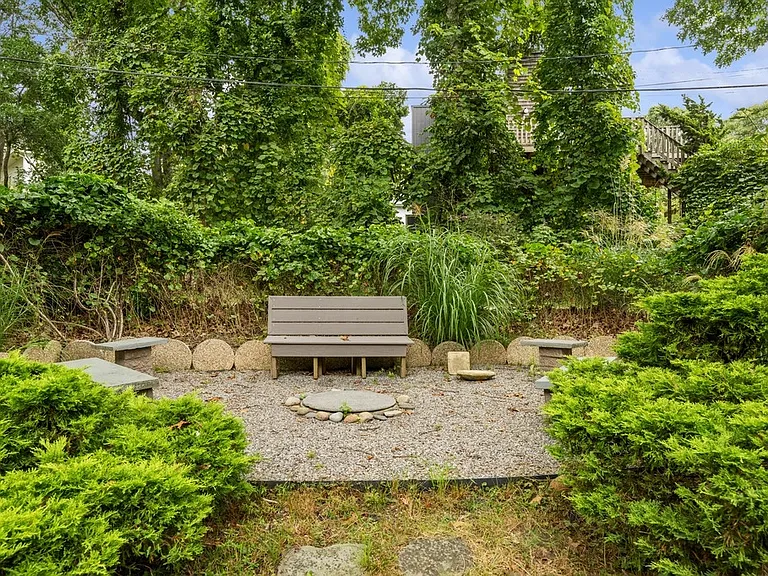 117 Grant Dr — Photo 15