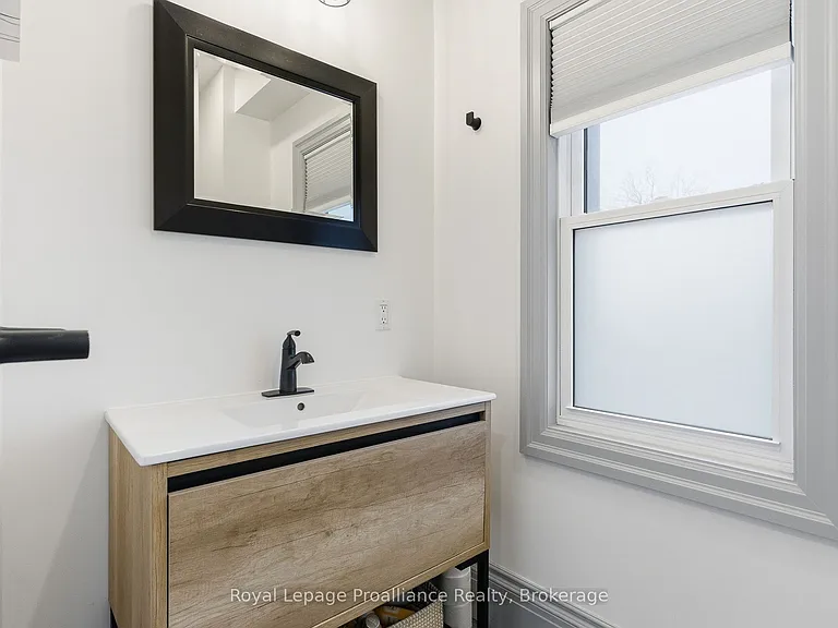 300 George St #UPPER — Photo 16