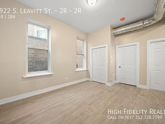 4th image of 1922 S Leavitt St #2R