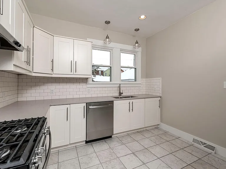 127 E 18th Ave — Photo 8