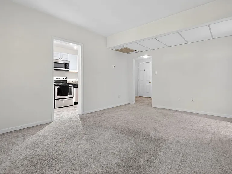 1719 N Troy St #8399 — Photo 2