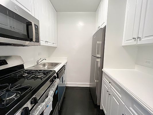 2nd image of 420 E 79th St APT 15C