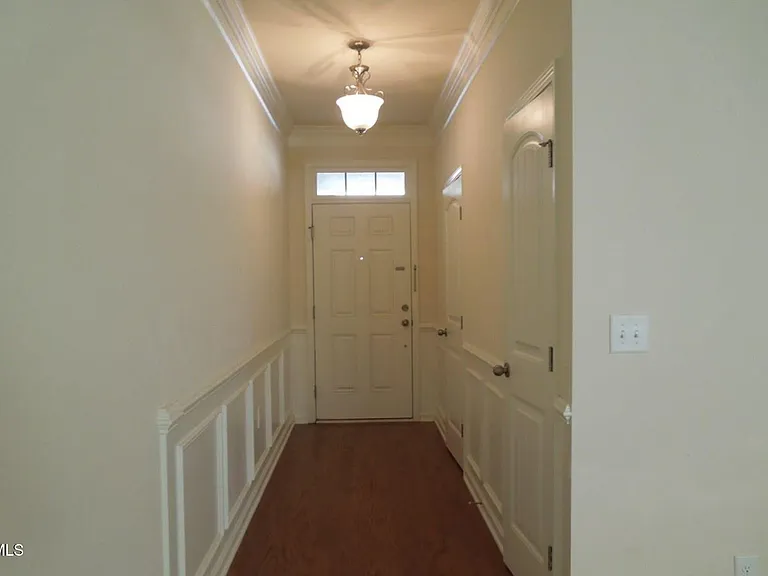 456 Manchester Park Ln — Photo 8