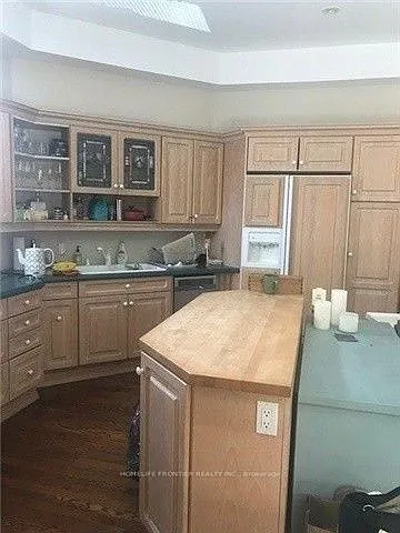 17 Teddington Park Ave W #4 — Photo 6