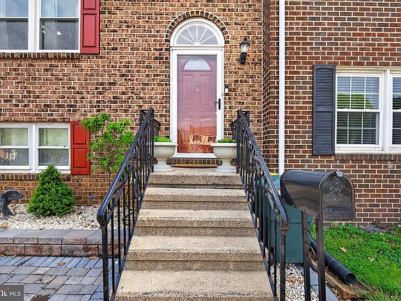 4th image of 824 Woodlawn Dr