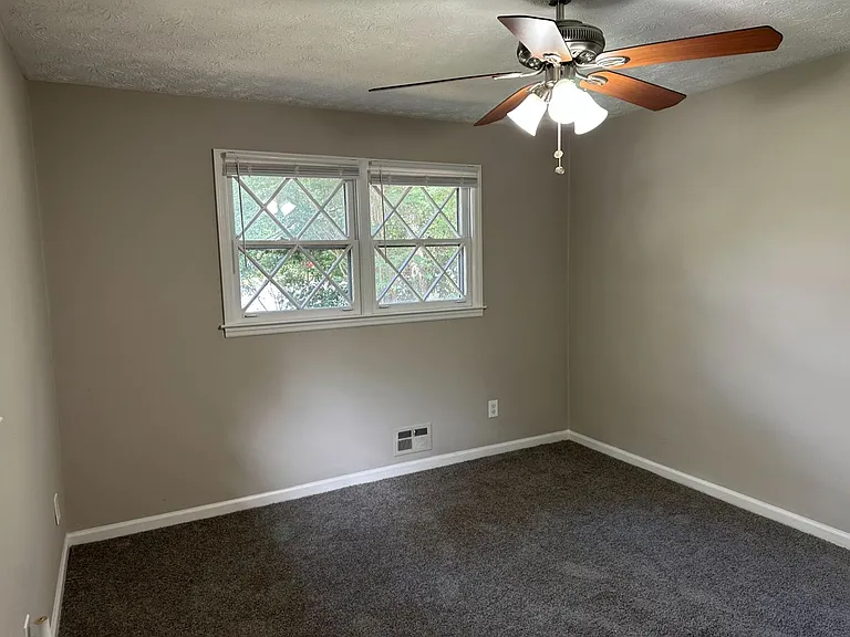 872 Holly Hedge Rd — Photo 8