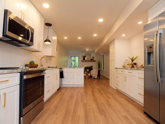 3rd image of 500 Laketower Dr Unit 5