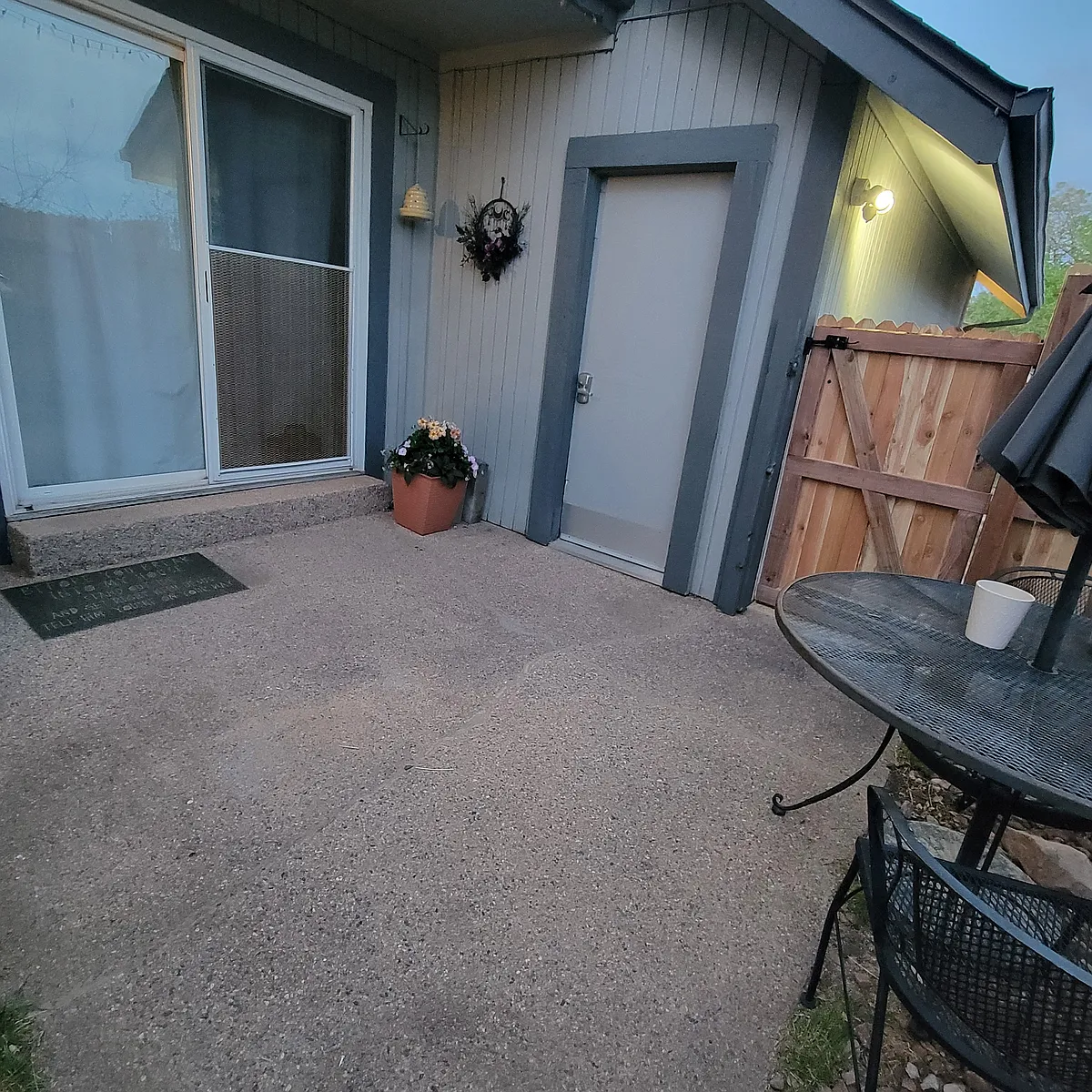 Building Photo - 3025 W Stuart St E #6