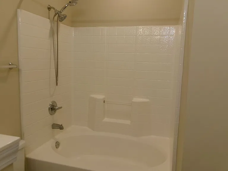 110 Fountain Pointe Ln #204 — Photo 27