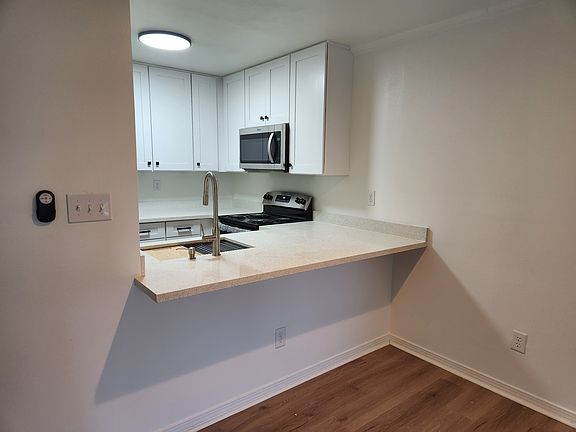 3rd image of 3175 Belle Meade Dr APT A