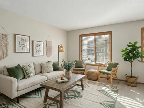 15512 Flyboat Ln #162, Saint Paul, MN 55124