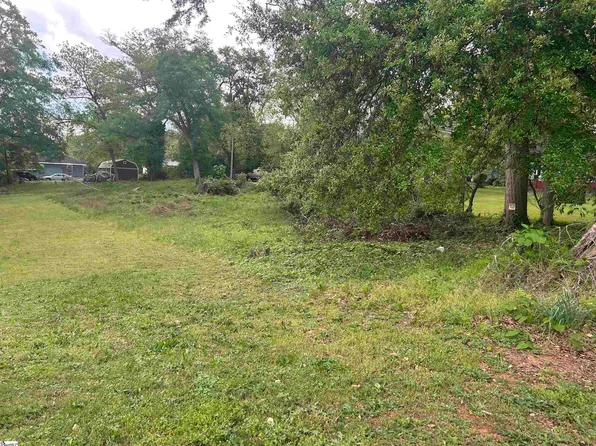 639 S Harper St, Laurens, SC 29360