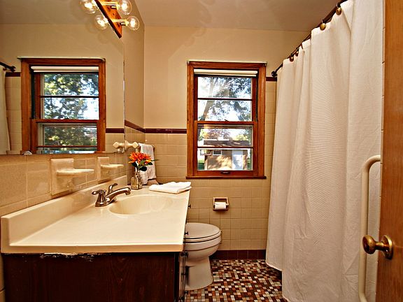 Super Clean Bathroom