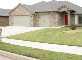 2104 Appalachian Trl, Edmond, OK 73003