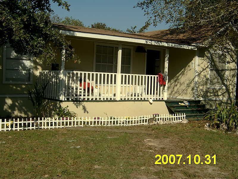 1st image of 136 Hickory Dr