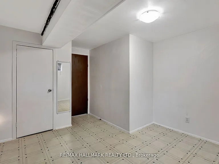 90 Santamonica Blvd #BASEMENT — Photo 9