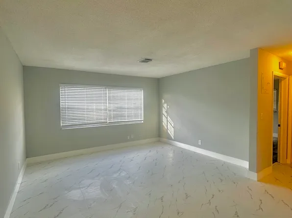 1650 NW 52nd Ave #3, Fort Lauderdale, FL 33313