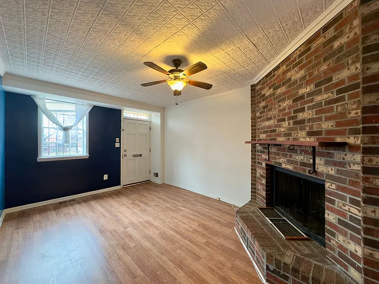 678 Melvin Dr — Photo 3