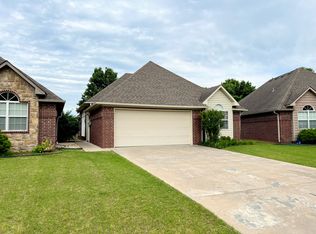 1212 Jeannie Ln, Muskogee, OK 74403